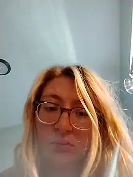 xWhoreAbleX Pika online show from 3, 5, 2026