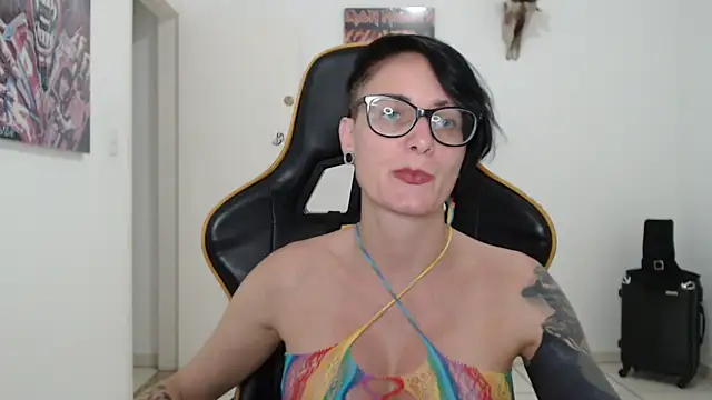 Snapshot of CrisBathoryxxx chatting on 8, 12, 2024 CrisBathoryxxx online show from 8, 12, 2024