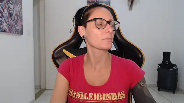 Snapshot of CrisBathoryxxx chatting on 28, 12, 2024 CrisBathoryxxx online show from 28, 12, 2024