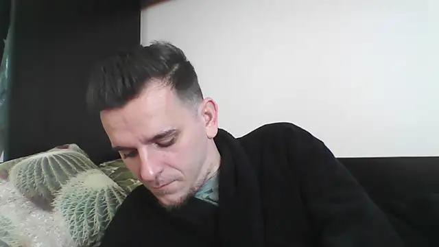 Huge cock22cm online show from 28, 1, 2025