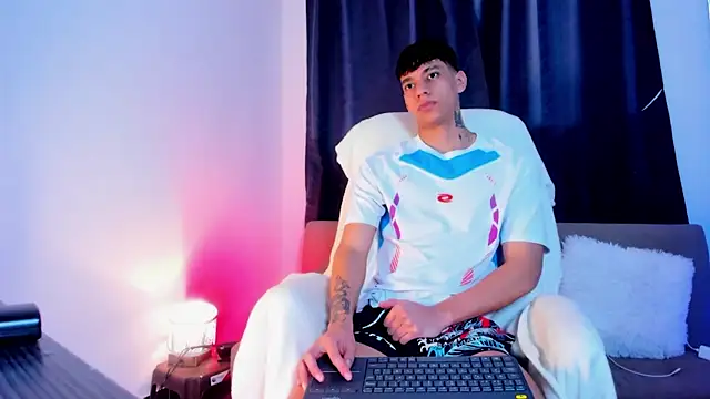 Josep Davies online show from 2, 2, 2025