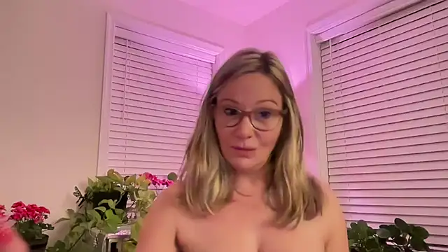 Milf Goddess online show from 14, 5, 2026