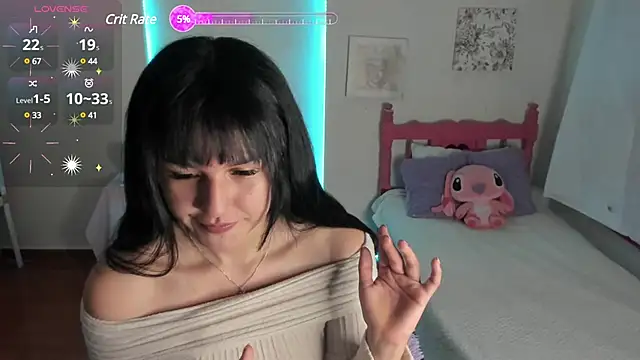 cute roxy online show from 31, 1, 2025