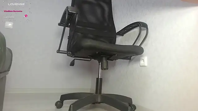 blondiana13 online show from 4, 3, 2025