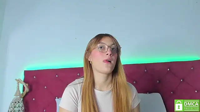 Snapshot of Ruth_harvey_ chatting on 6, 3, 2025 Ruth harvey online show from 6, 3, 2025