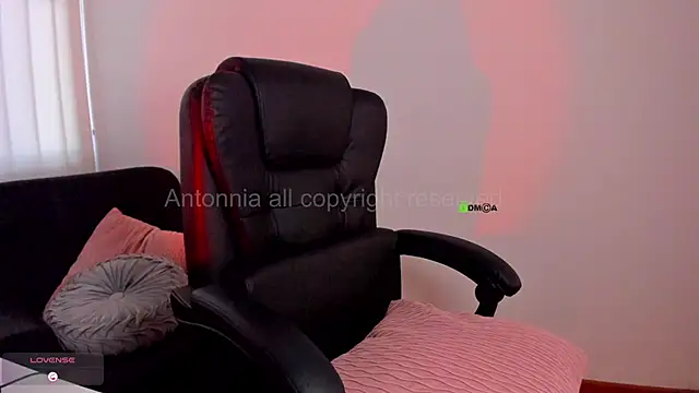 Anttonia Rose online show from 2, 10, 2025