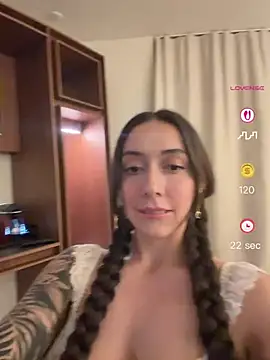 Snapshot of emiliasommer chatting on 28, 5, 2026 emiliasommer online show from 28, 5, 2026