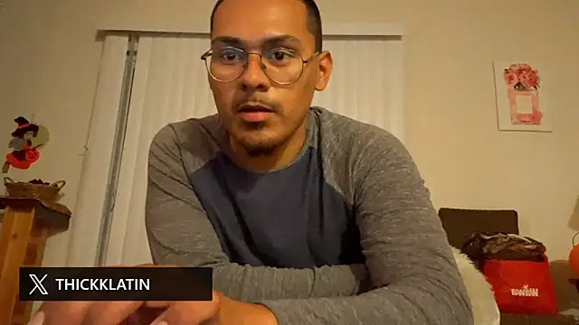 Snapshot of ThixxkkLatin chatting on 27, 10, 2025 ThixxkkLatin online show from 27, 10, 2025