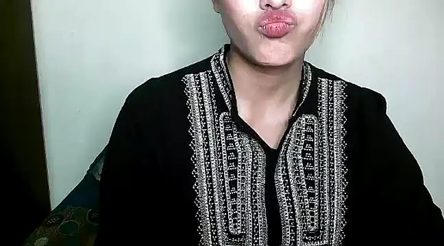 Snapshot of Princess_noorjahan chatting on 12, 3, 2025 Princess noorjahan online show from 12, 3, 2025