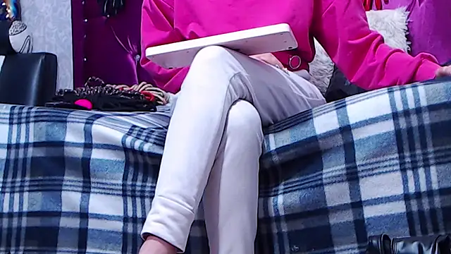 AyshaScott online show from 7, 2, 2025