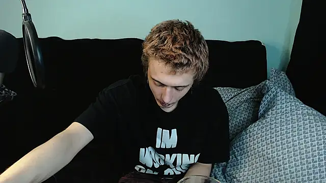 Snapshot of axxxturel chatting on 2, 12, 2024 axxxturel online show from 2, 12, 2024