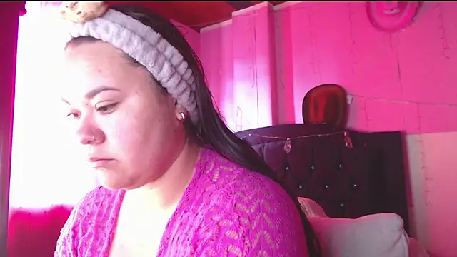 NikkiRous  online show from 9, 4, 2026