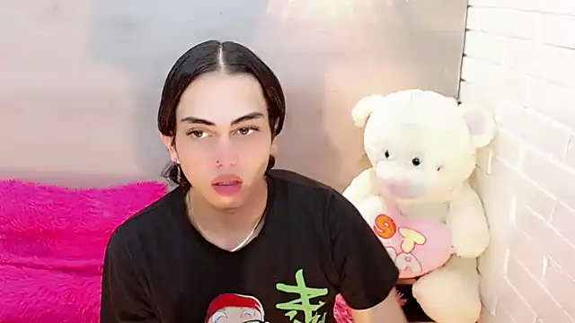 Daniela Pink  online show from 14, 11, 2025