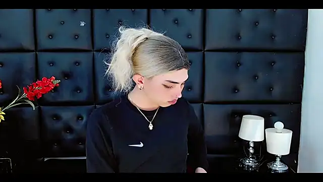 Daniela Pink  online show from 17, 2, 2026