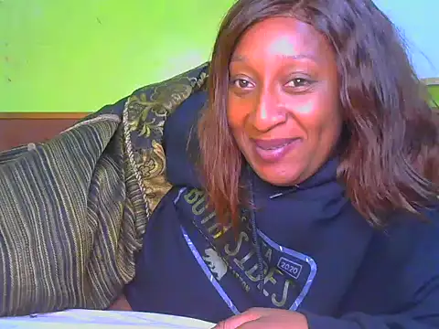 Snapshot of CarlaBeckky chatting on 12, 12, 2024 CarlaBeckky online show from 12, 12, 2024