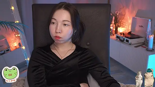 Snapshot of Sarah_Son chatting on 5, 3, 2025 Sarah Son online show from 5, 3, 2025
