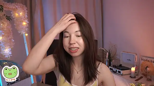 Snapshot of Sarah_Son chatting on 10, 3, 2025 Sarah Son online show from 10, 3, 2025