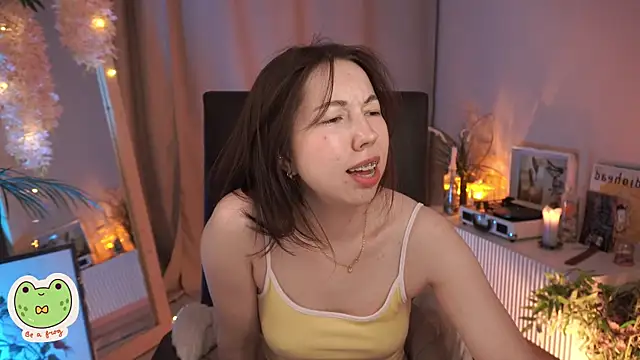 Snapshot of Sarah_Son chatting on 10, 3, 2025 Sarah Son online show from 10, 3, 2025