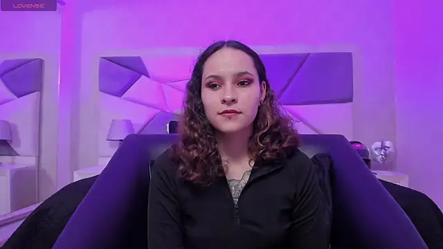 Snapshot of AnnyThompson_ chatting on 6, 3, 2025 AnnyThompson online show from 6, 3, 2025
