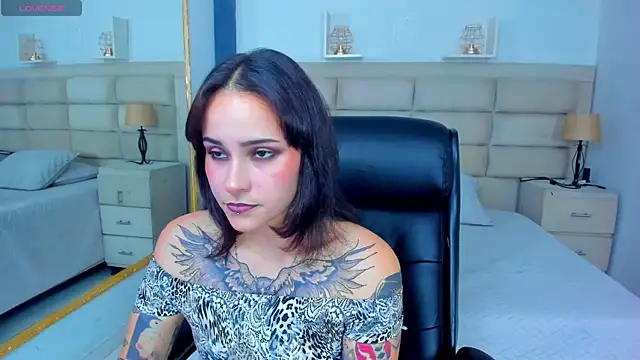 Snapshot of AnnyThompson_ chatting on 4, 10, 2025 AnnyThompson online show from 4, 10, 2025