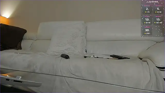 xqueenyasmine online show from 1, 2, 2025