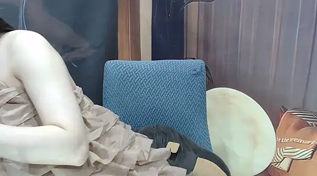 KaleAnisa online show from 5, 3, 2025