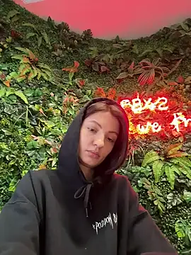 BabeRainbow online show from 10, 1, 2025