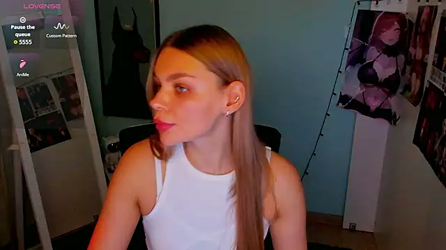 Molly sweetie online show from 10, 9, 2025