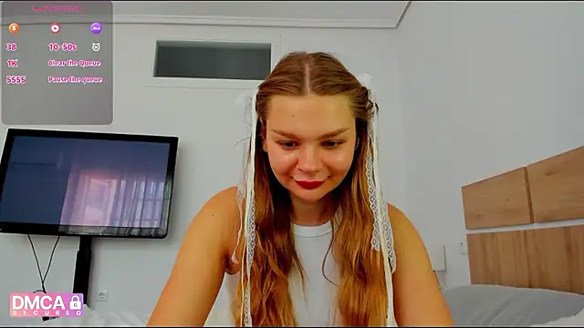 Snapshot of Molly_sweetie chatting on 7, 5, 2026 Molly sweetie online show from 7, 5, 2026