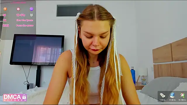 Snapshot of Molly_sweetie chatting on 11, 5, 2026 Molly sweetie online show from 11, 5, 2026