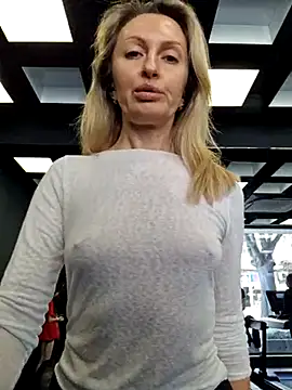 Miss    Mia  online show from 23, 2, 2025