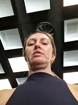 Miss    Mia  online show from 3, 2, 2026