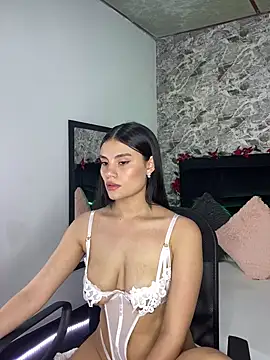 Maylin Garcia online show from 19, 2, 2025