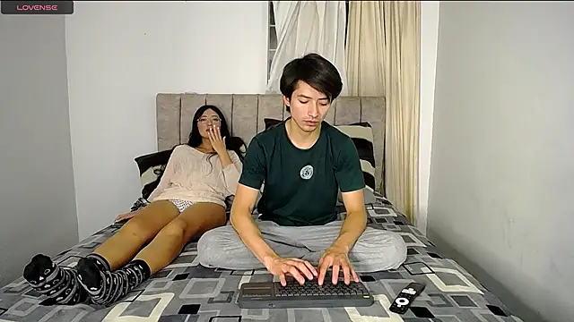 Pinkandyellowpokemon online show from 12, 12, 2024