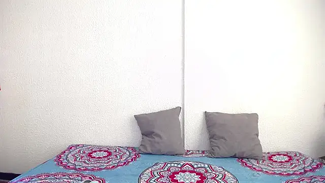 Snapshot of _joanne_and_oliver_ chatting on 20, 9, 2025 joanne and oliver online show from 20, 9, 2025