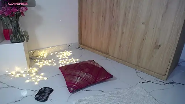  Lalaa online show from 28, 1, 2025