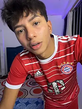 Leonarrrd 01 online show from 16, 10, 2025