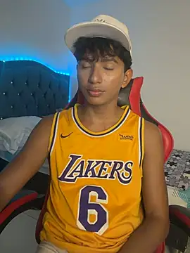 Leonarrrd 01 online show from 2, 2, 2026