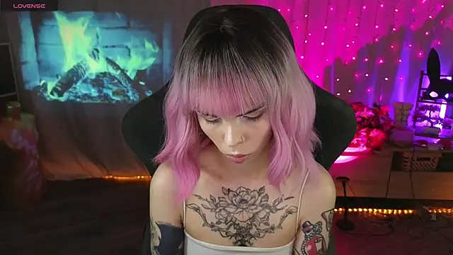 Snapshot of Kerry_Kirk chatting on 12, 3, 2026 Kerry Kirk online show from 12, 3, 2026