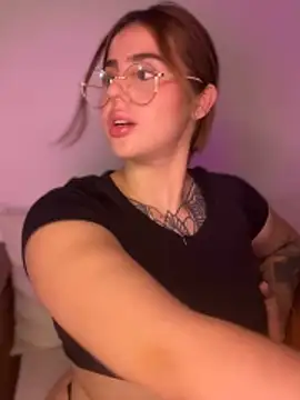 ValerieHilton online show from 7, 1, 2025