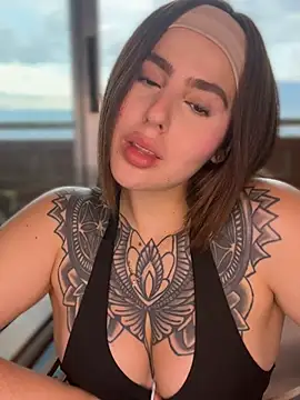 ValerieHilton online show from 3, 2, 2025