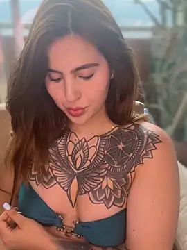 ValerieHilton online show from 15, 2, 2025