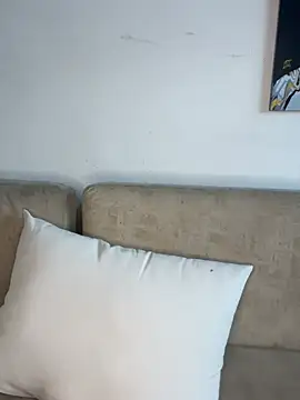 ValerieHilton online show from 27, 2, 2025