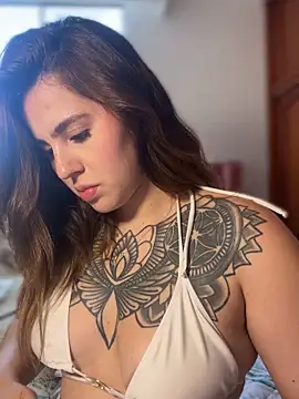 ValerieHilton online show from 10, 3, 2025