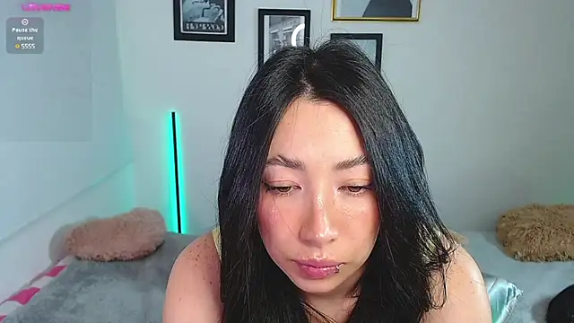 lilyy evanss online show from 19, 3, 2025