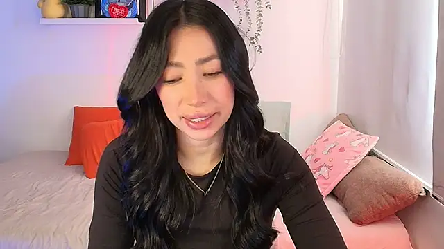 lilyy evanss online show from 8, 4, 2026