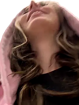 LoraaDoll online show from 7, 1, 2026