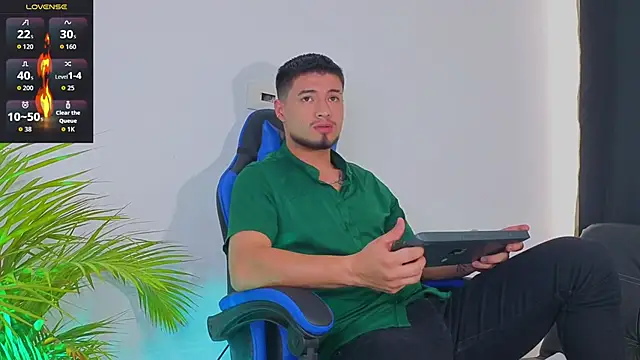 Snapshot of EdwardRoss_ chatting on 14, 10, 2025 EdwardRoss online show from 14, 10, 2025