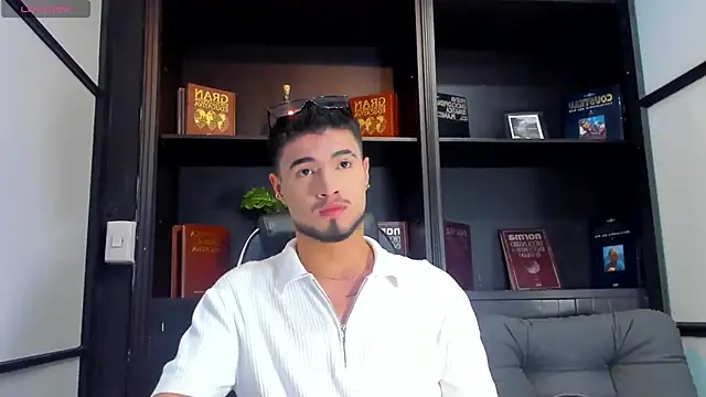 Snapshot of EdwardRoss_ chatting on 3, 11, 2025 EdwardRoss online show from 3, 11, 2025