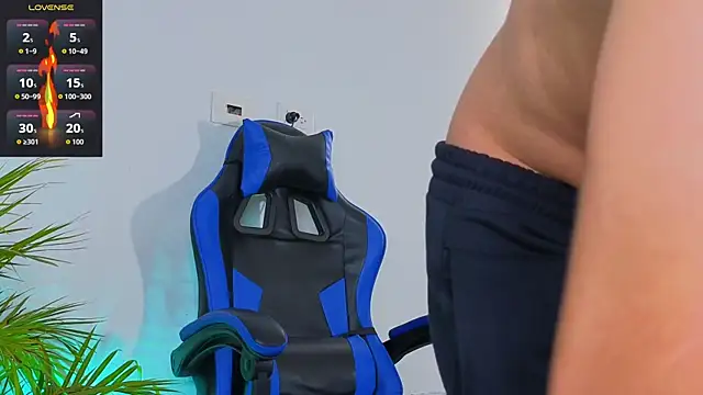 Snapshot of EdwardRoss_ chatting on 9, 11, 2025 EdwardRoss online show from 9, 11, 2025